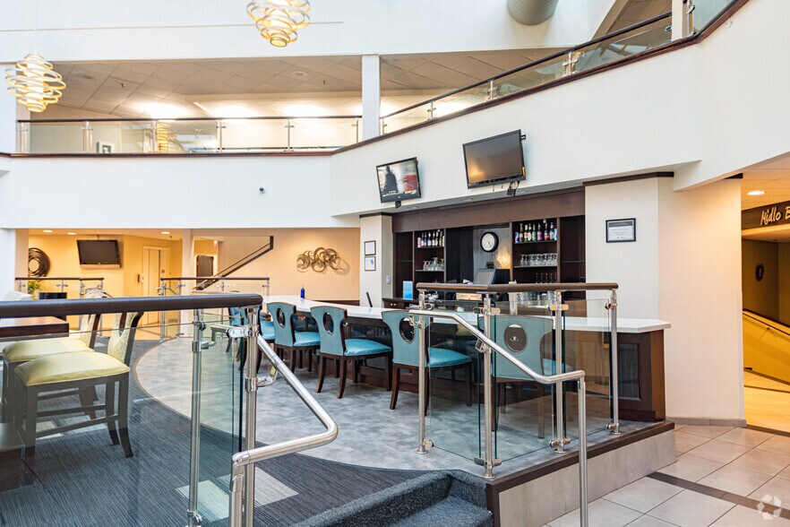 More Photos Of 1021 Koger Center Blvd, Bon Air Hotel For Lease