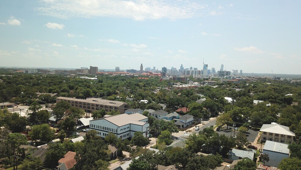 More Photos Of 630 W 34th St, Austin Medical For Lease