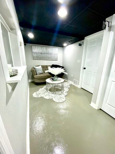 More Photos Of 777 S Palm Ave, Sarasota Coworking Space