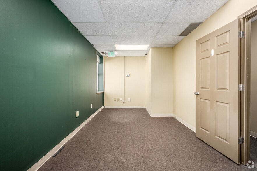 More Photos Of 211 E 25th St, Baltimore Office Residential For Sale