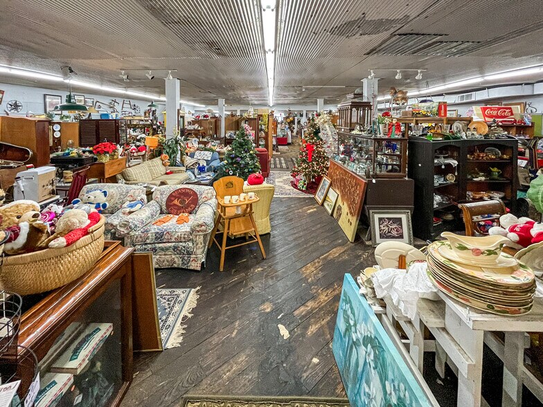 More Photos Of 102 Nash st, Spring Hope General Retail For Sale