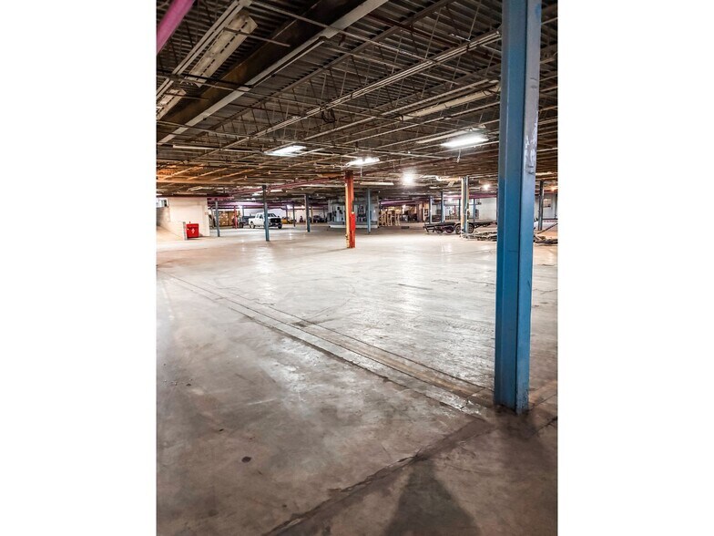 More Photos Of 105 Dry River Rd, Bridgewater Flex For Lease