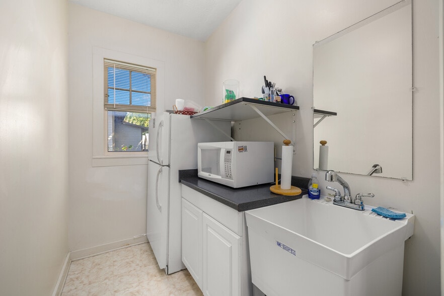 More Photos Of 77 Saragossa St, Saint Augustine Office For Sale