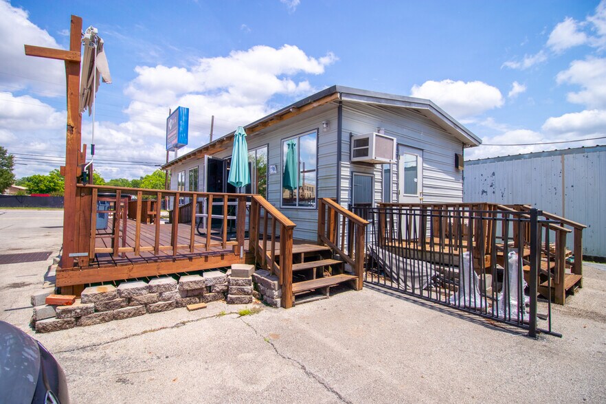 More Photos Of 539 N Frazier St, Conroe Auto Repair For Sale