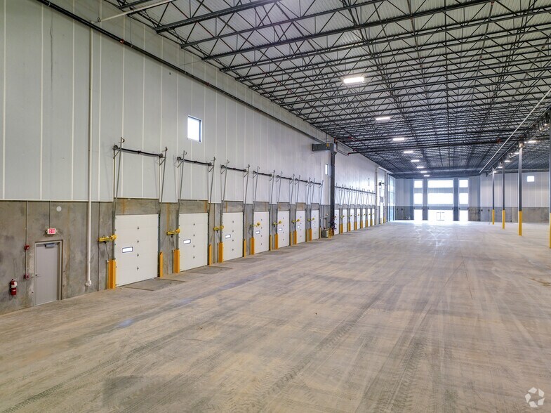 More Photos Of 400 Trey St, Jeffersonville Distribution For Lease