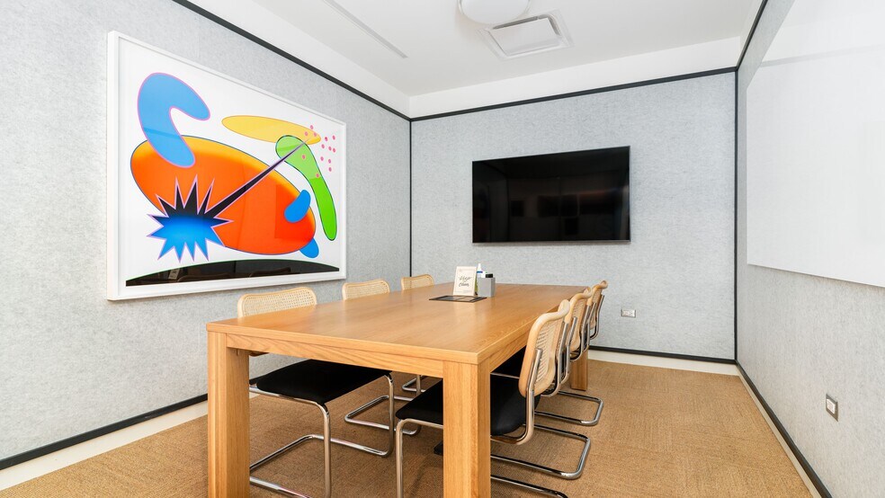 More Photos Of 167 N Green St, Chicago Coworking Space