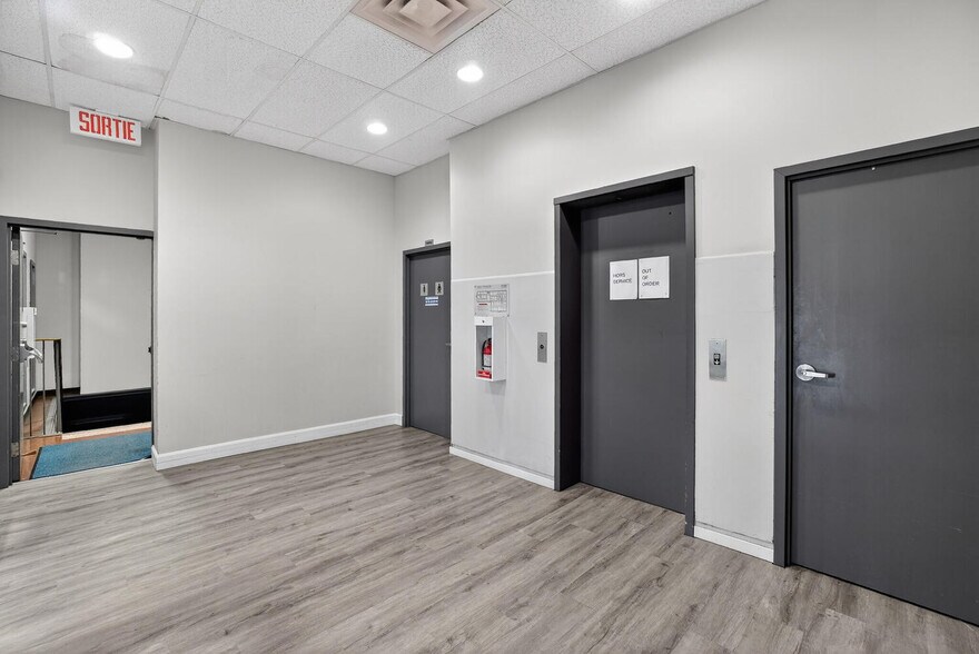 More Photos Of 3901 Rue Bannantyne, Verdun General Retail For Lease