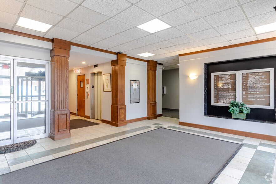 More Photos Of 1515 N Harlem Ave, Oak Park Medical For Lease
