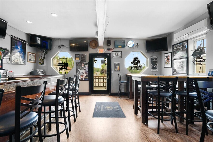 More Photos Of 1101 River Rd, New Windsor Township General Retail For Sale