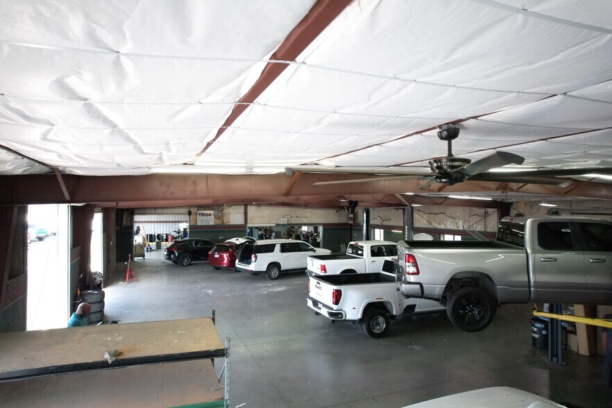 More Photos Of 5401 Gasoline Alley Dr, Bakersfield Service For Lease