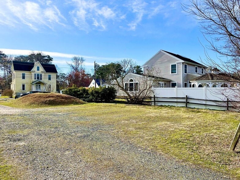 More Photos Of 3649 Willow St, Chincoteague General Retail For Sale