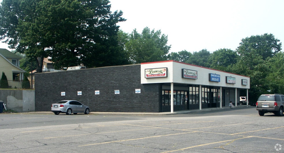 More Photos Of 300-358 Boston Ave, Stratford Storefront For Sale