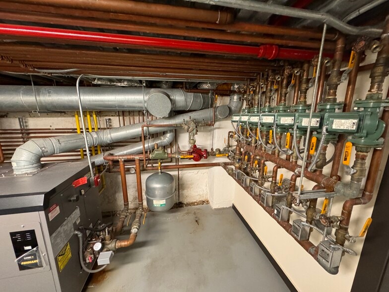 More Photos Of 1637 Sheepshead Bay Rd, Brooklyn Storefront For Lease