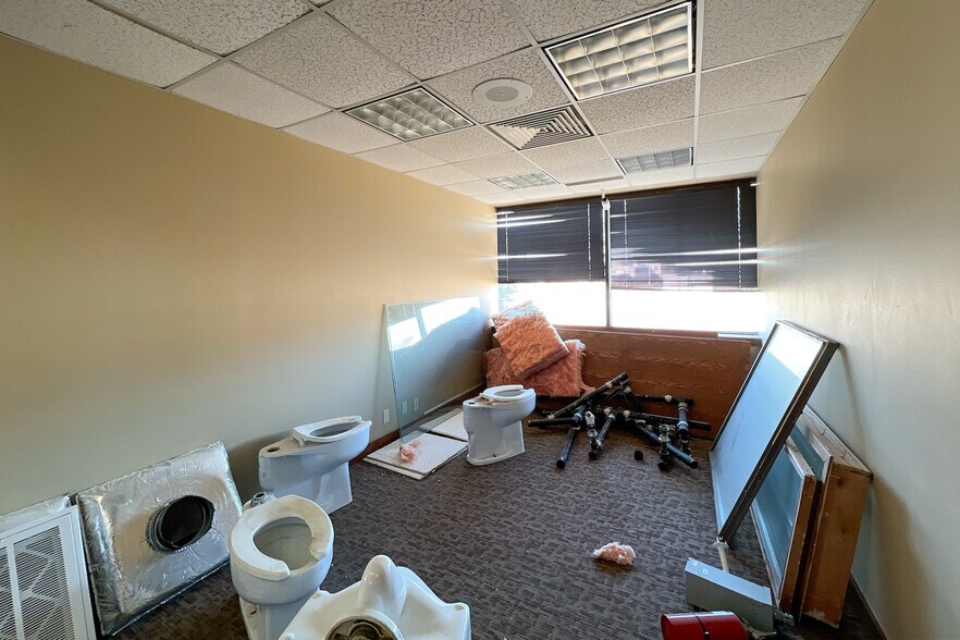 More Photos Of 3200 E Memorial Rd, Edmond Medical For Sale