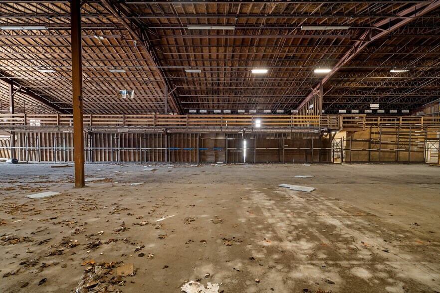 More Photos Of 45 Richards Grove Rd, Quaker Hill Service For Sale