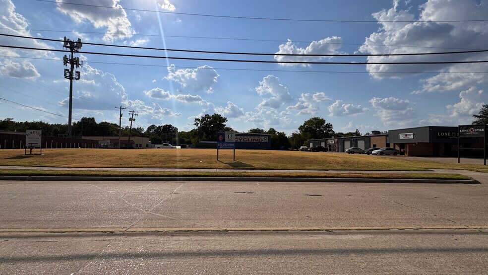More Photos Of 709 N Cowan Ave, Lewisville Land For Sale