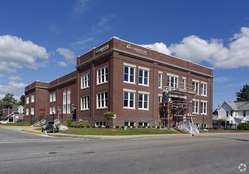 More Photos Of 300 W Broadway St, Greenwood Loft Creative Space For Sale