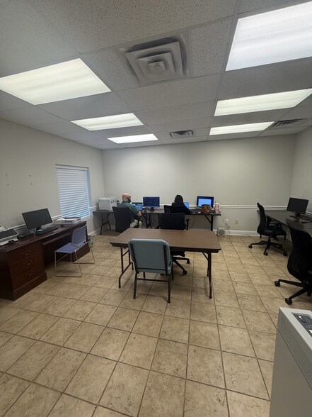More Photos Of 2318 Pass Rd, Biloxi Office Residential For Lease