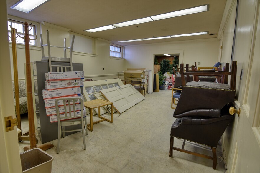 More Photos Of 3 Highland St, Plymouth Bank For Sale