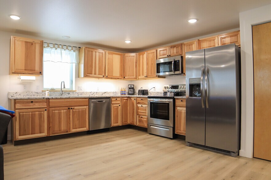 More Photos Of 2371 Dewitt Dr, North Pole Warehouse For Sale