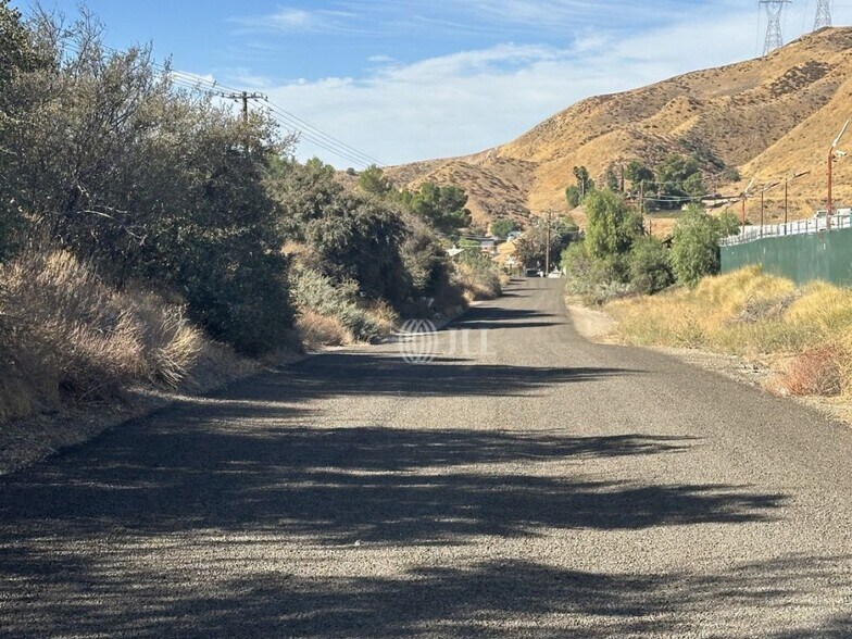 More Photos Of 14253 Davenport Rd, Santa Clarita Land For Lease