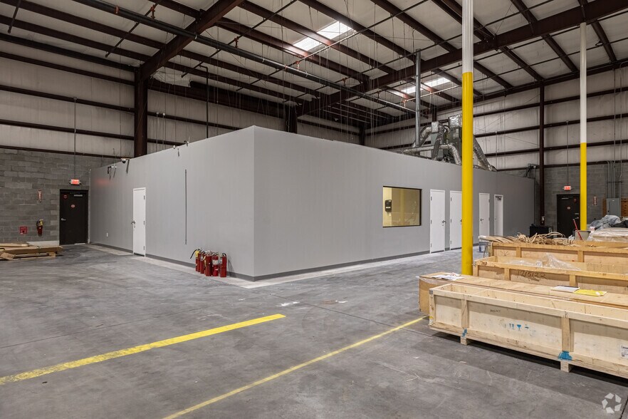 More Photos Of 138 Industrial Blvd, Rincon Warehouse For Lease