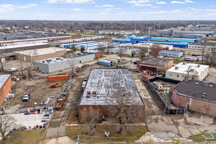 More Photos Of 24400 Capitol St, Redford Township Manufacturing For Sale