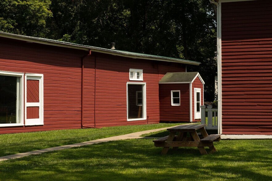 More Photos Of 33 Maple Ave, Claverack Flex For Sale