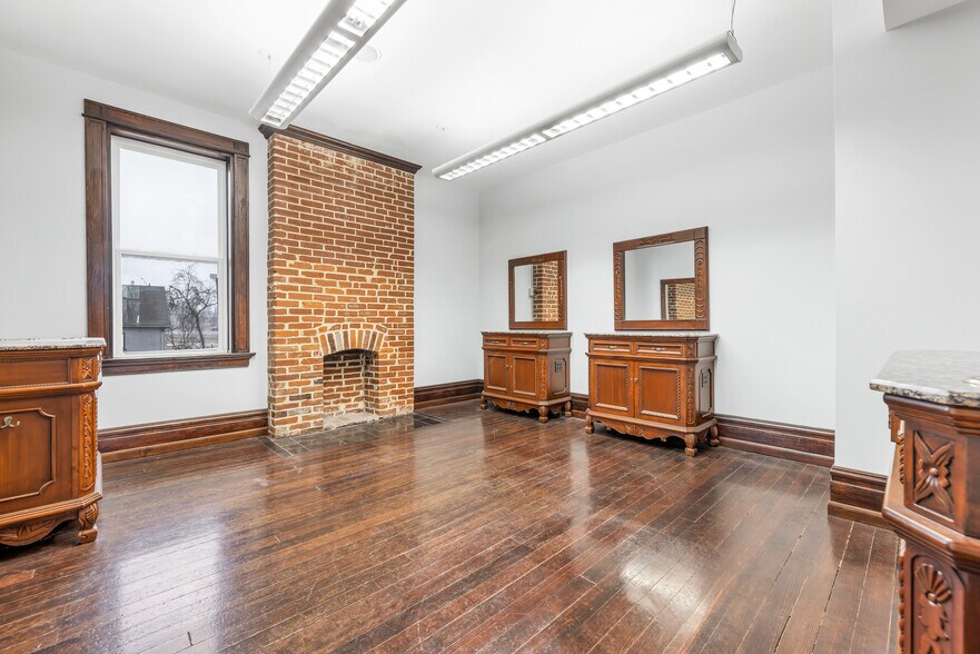 More Photos Of 5009 Lemay Ferry Rd, Saint Louis Freestanding For Sale