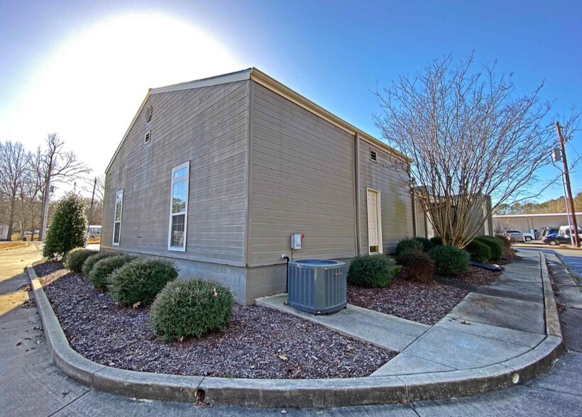 More Photos Of 5053 Main Dr, New Hope Office For Sale