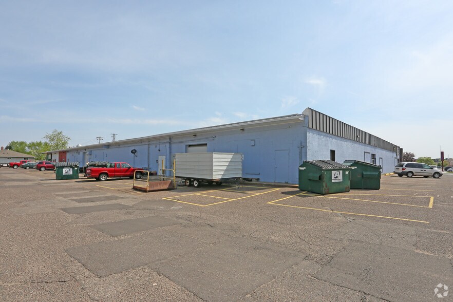 More Photos Of 2806 London Rd, Eau Claire General Retail For Sale