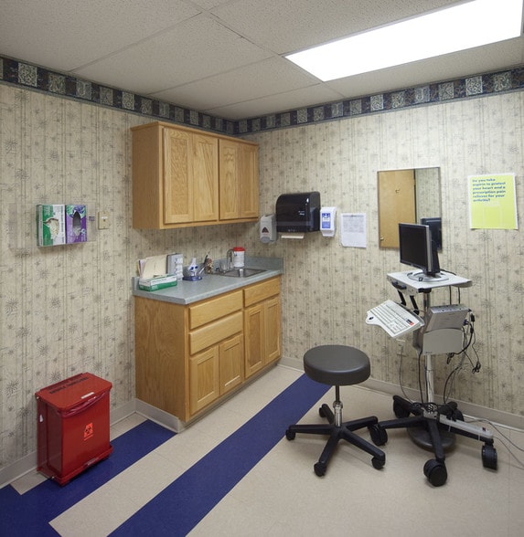 More Photos Of 230 S Main St, Rocky Mount Medical For Lease