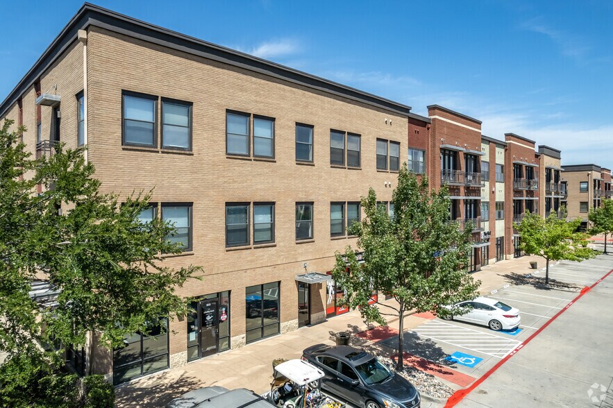 More Photos Of 2000 E Arapaho Rd, Richardson Apartments For Lease