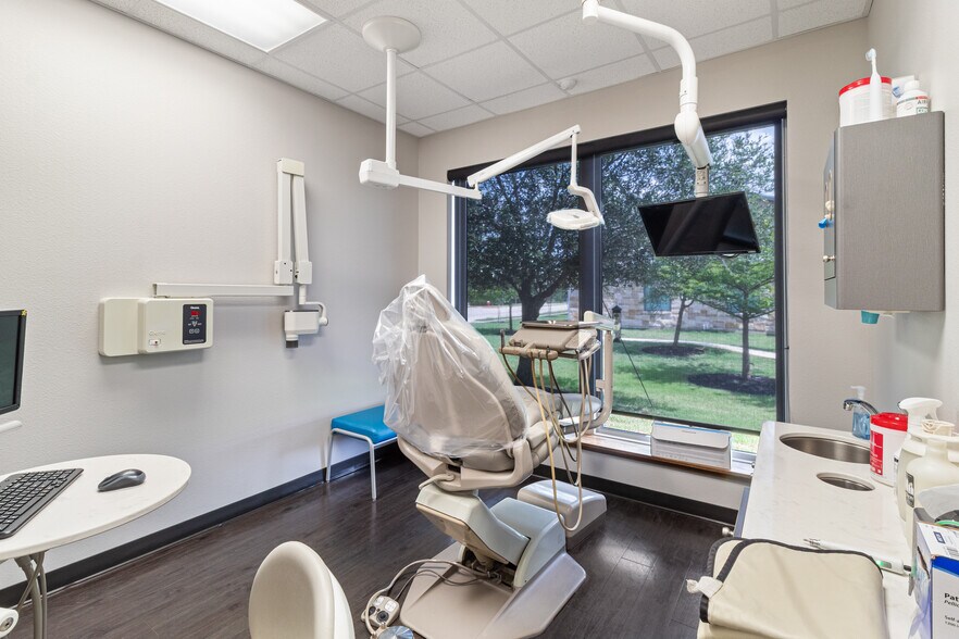 More Photos Of 4528 Mills Park Cir, College Station Office For Sale