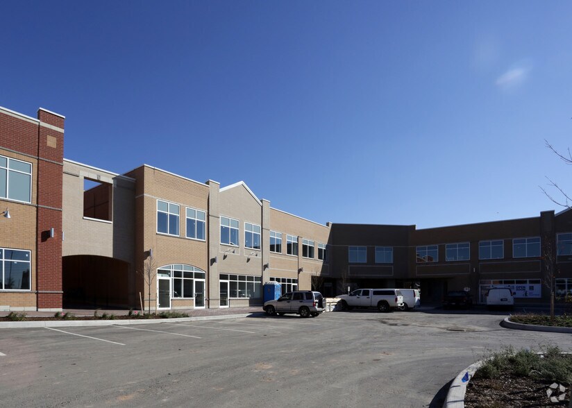More Photos Of 483 Dundas St W, Oakville Office For Lease