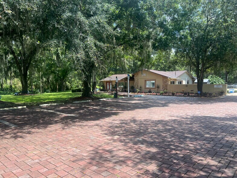 More Photos Of 124 Nevel Rd, Lutz Veterinarian Kennel For Sale