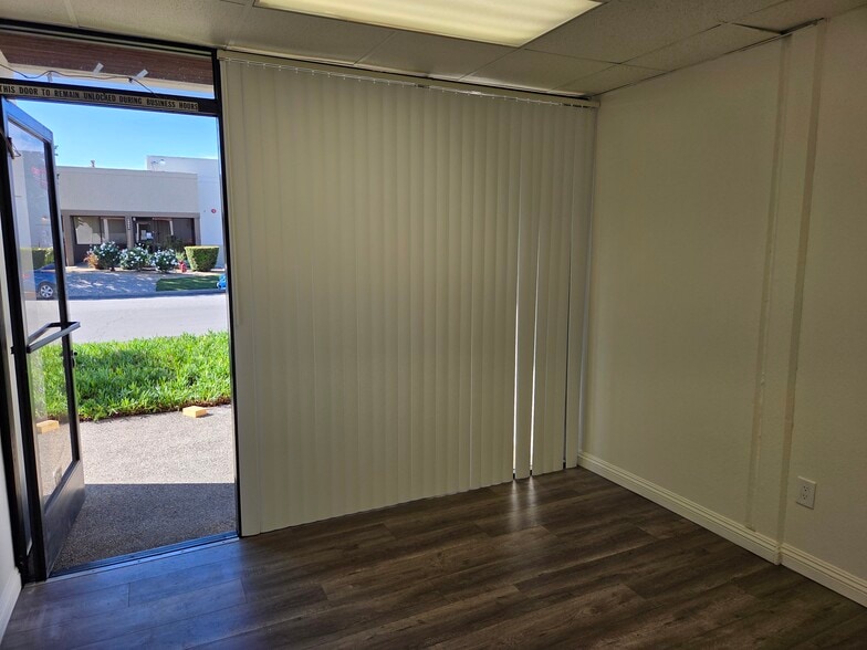 More Photos Of 14095 Laurelwood Pl, Chino Warehouse For Lease