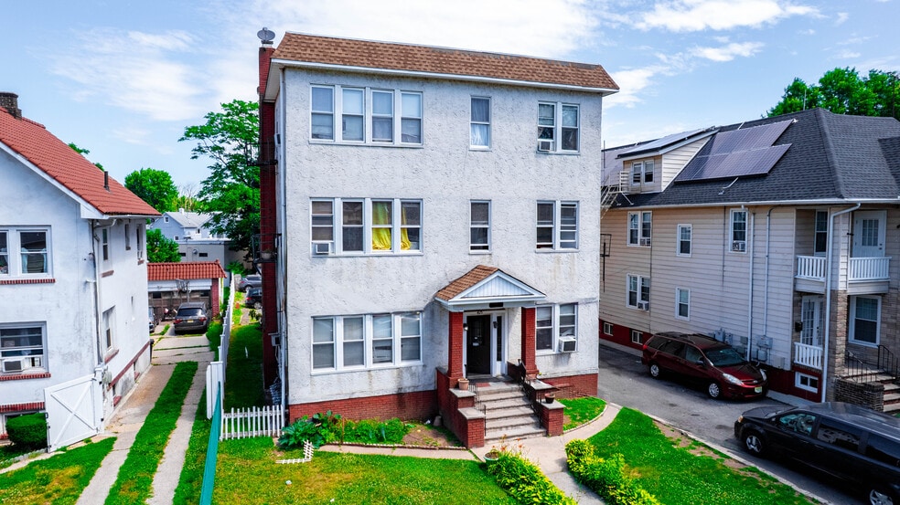 More Photos Of 423 Jersey Ave, Elizabeth Apartments For Sale
