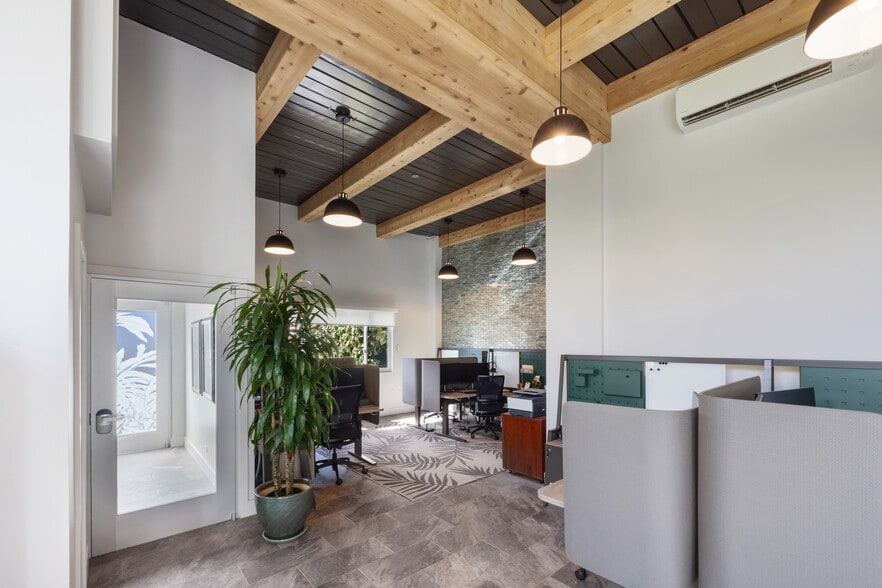 More Photos Of 3112 Mokihana St, Honolulu Loft Creative Space For Sale