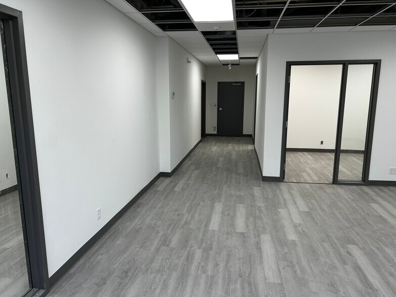 More Photos Of 4515 N 56th St, Lincoln Light Distribution For Lease