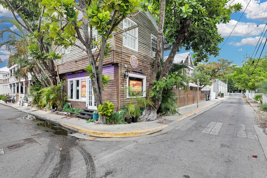 More Photos Of 4 Charles St, Key West Specialty For Lease