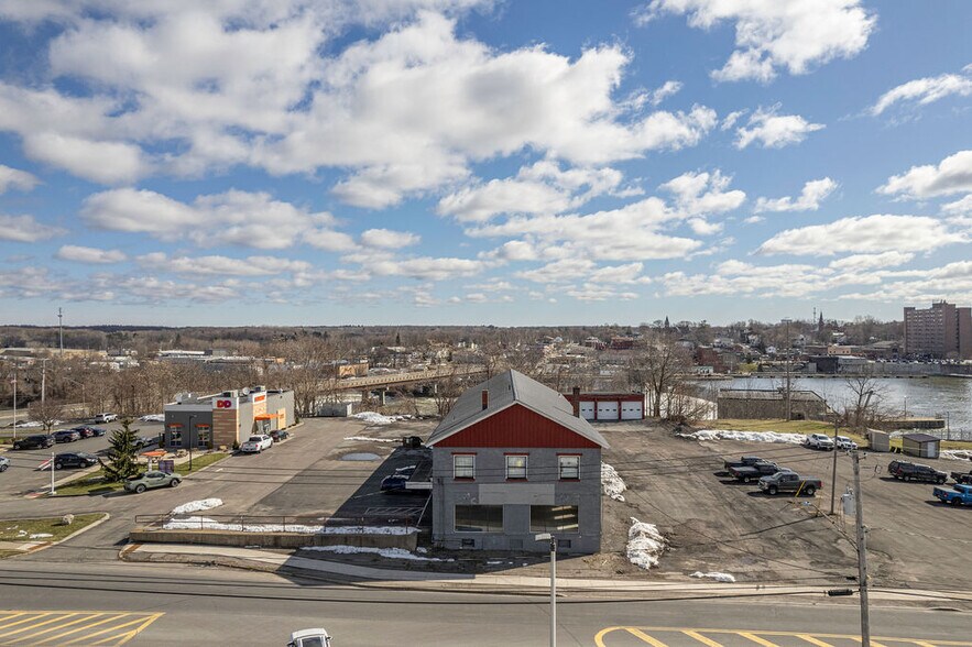 More Photos Of 15 W 1st St S, Fulton Freestanding For Sale