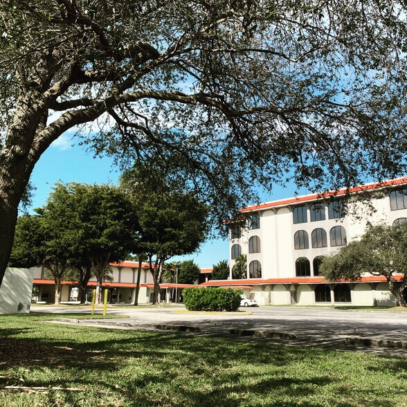 More Photos Of 15600 SW 288th St, Homestead Medical For Lease