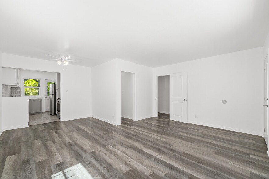 More Photos Of 8710 Sherwood Dr, West Hollywood Multifamily For Sale