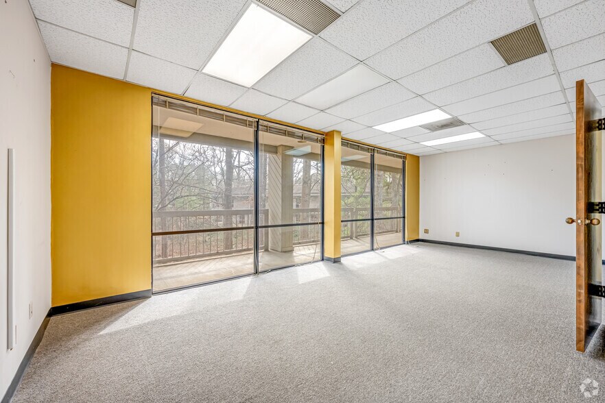 More Photos Of 1800 Water Pl SE, Atlanta Office For Sale