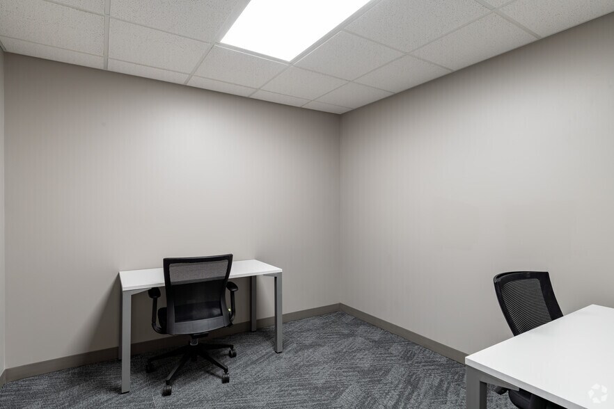 More Photos Of 3950 Sunforest Ct, Toledo Coworking Space