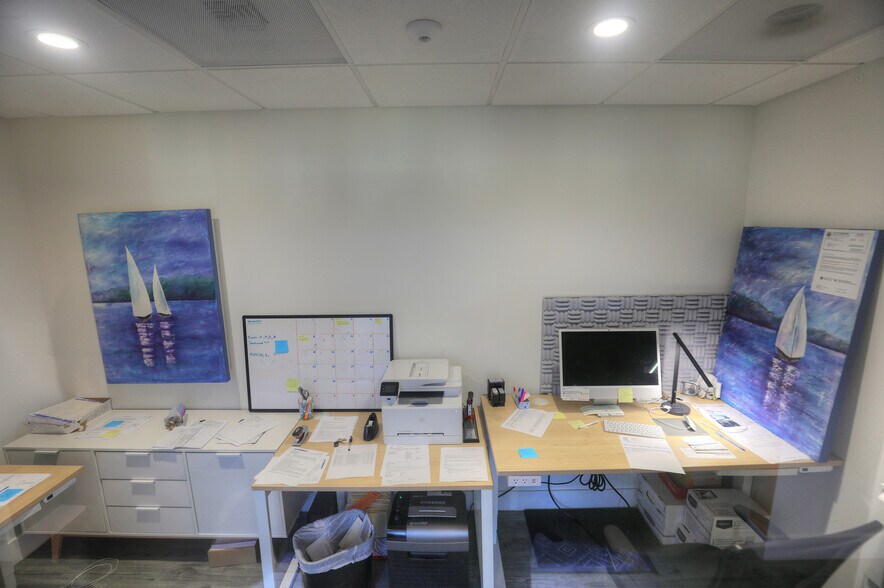 More Photos Of 1135 Eugenia Pl, Carpinteria Office For Sale