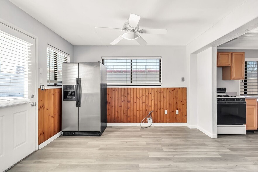 More Photos Of 517 S Lebaron St, Mesa Warehouse For Lease