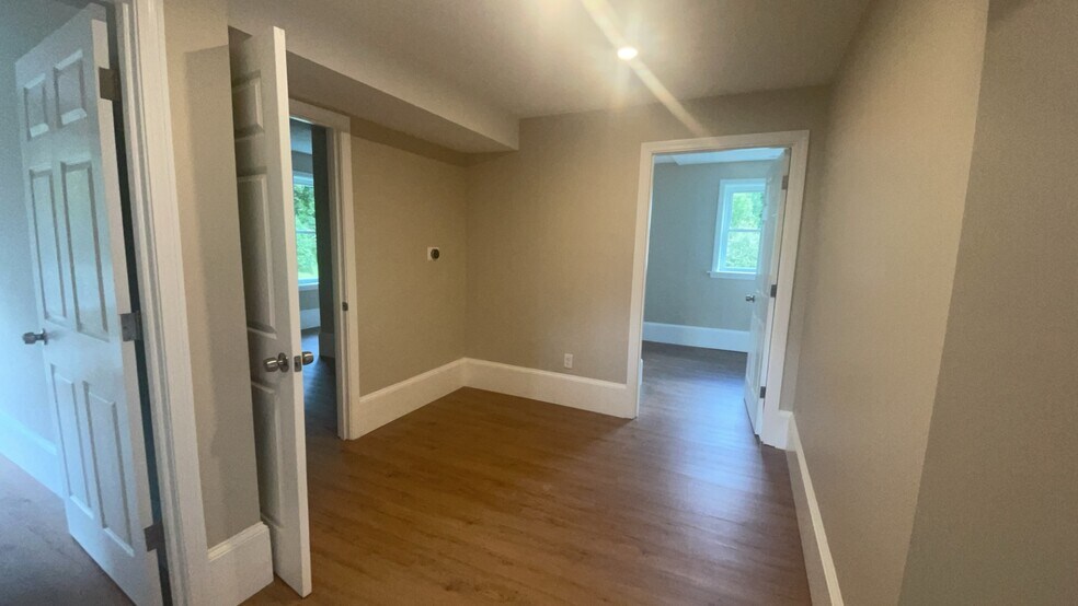 More Photos Of 6 Windsor St, Andover Office For Sale