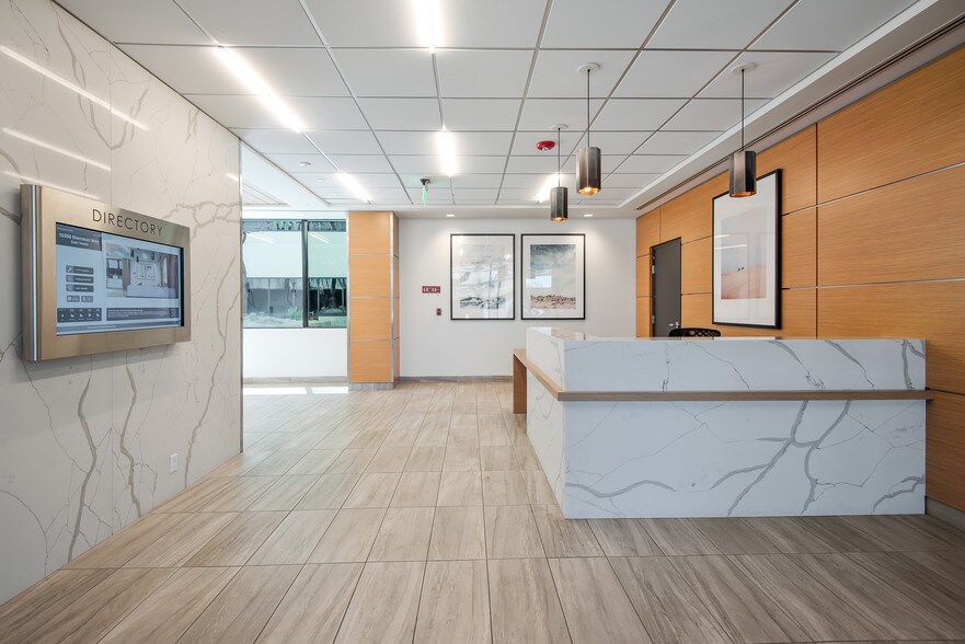 More Photos Of 15350 Sherman Way, Van Nuys Office For Lease